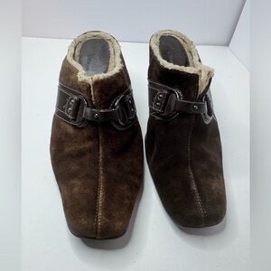 Aerosoles Faux Sherpa Mules Size 10B/10M